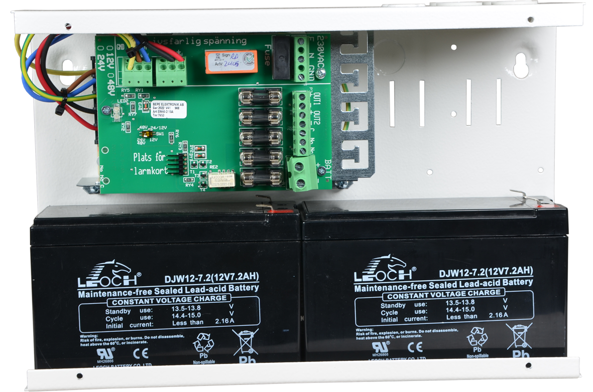 SM40 Medium batteribackup i öppen kapsling med batterier